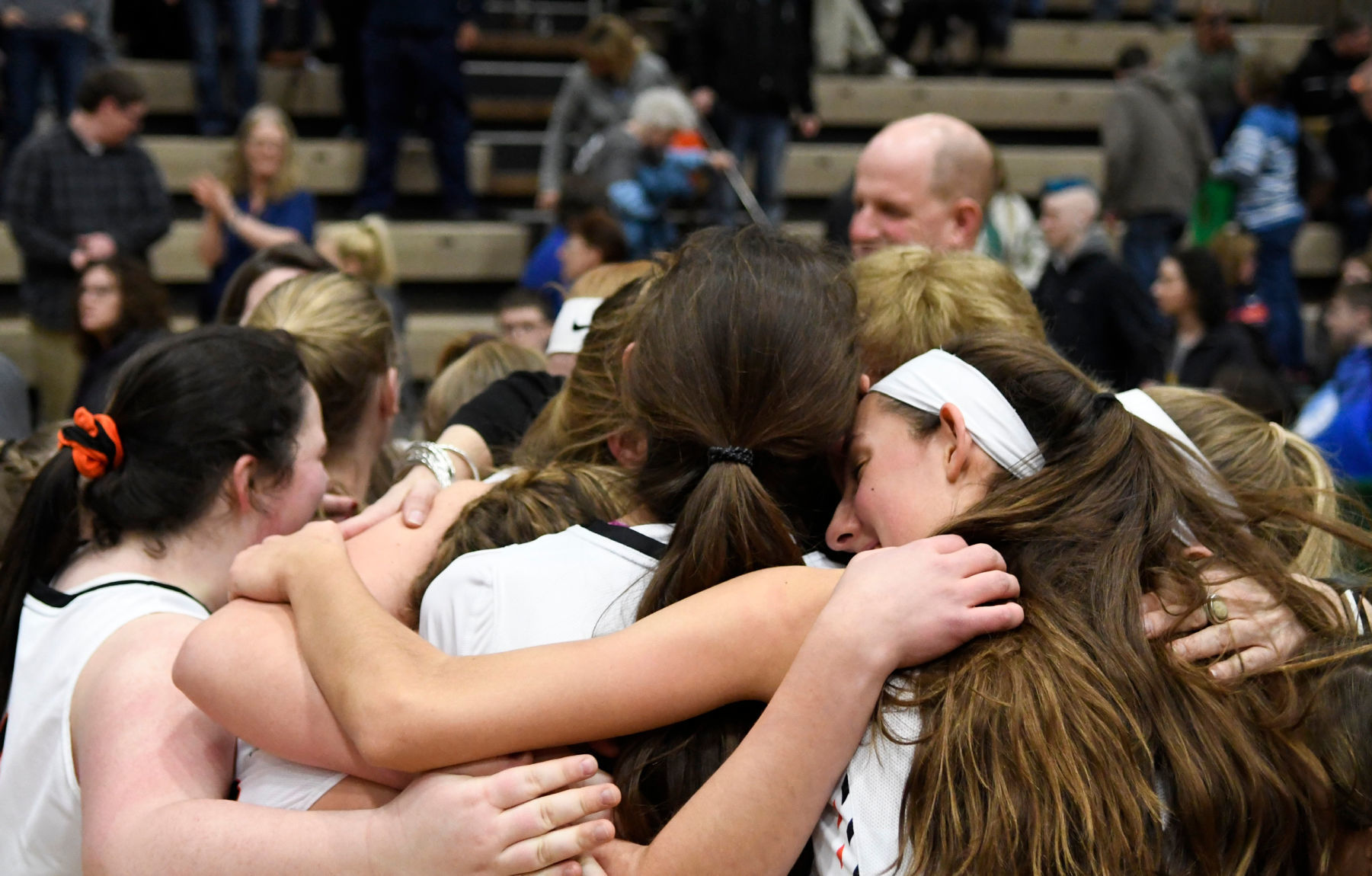 Girls Basketball: Cambridge wins state title